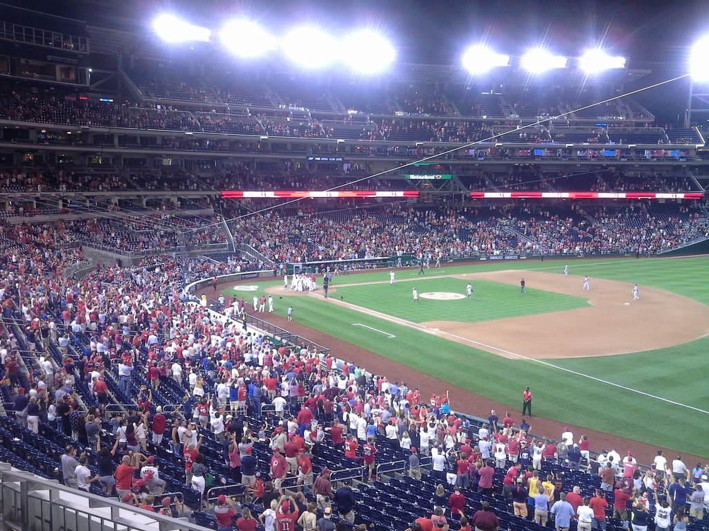 Adam LaRoche extends Nats win streak to 7 with walk off homer
